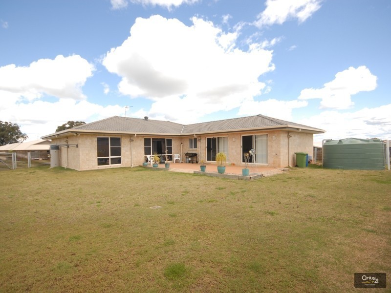 2 Schaefer Court, Westbrook QLD 4350