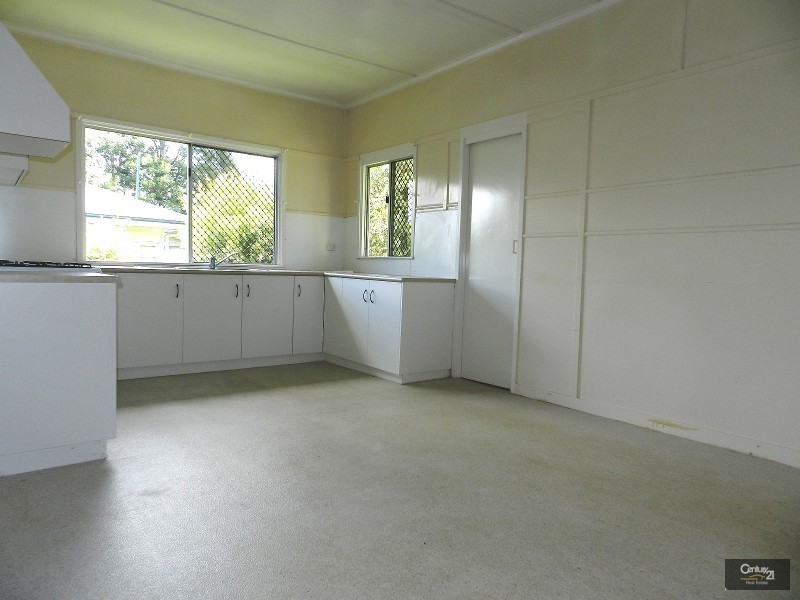 18 Elizabeth Street, South Toowoomba QLD 4350