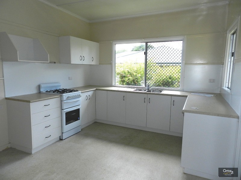 18 Elizabeth Street, South Toowoomba QLD 4350