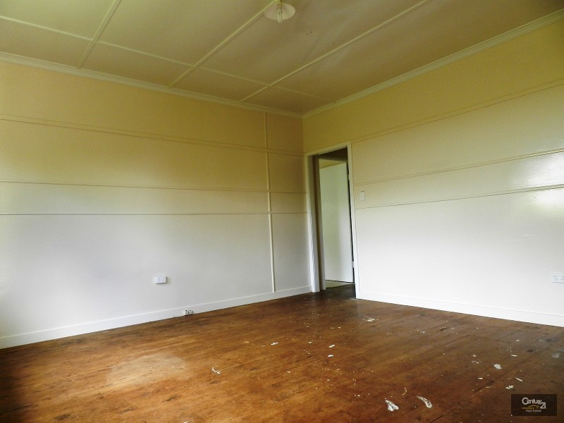 18 Elizabeth Street, South Toowoomba QLD 4350