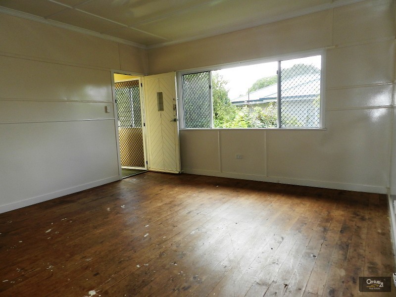 18 Elizabeth Street, South Toowoomba QLD 4350