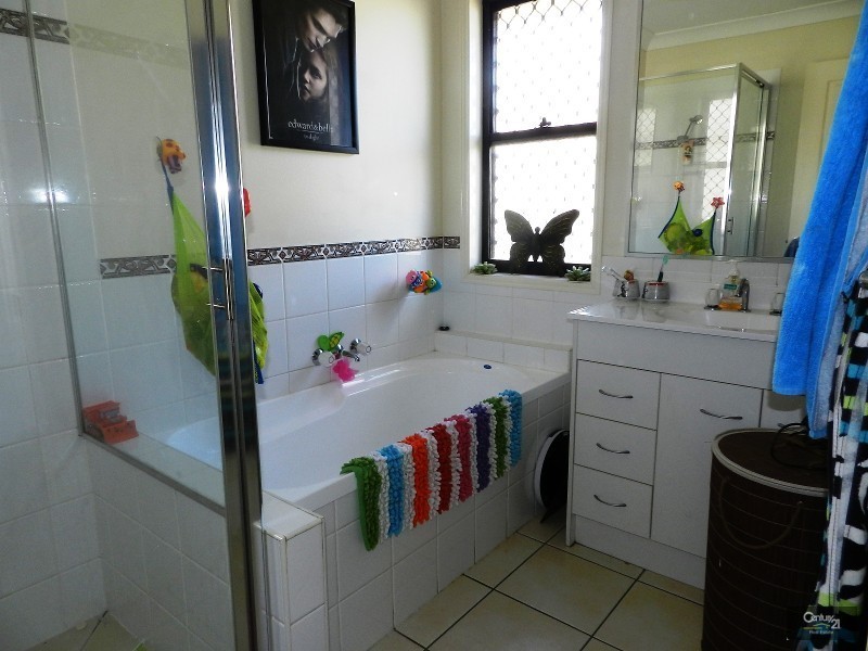 13 Wareena Crescent, Glenvale QLD 4350