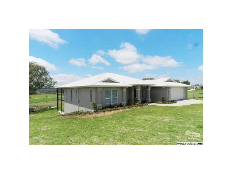 2 Sawyers Court, Gowrie Junction QLD 4352