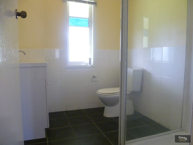 1 Fanny Street, Newtown QLD 4350