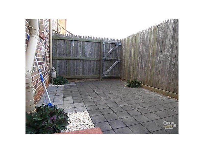 3/33 Helen Street, Newtown QLD 4350