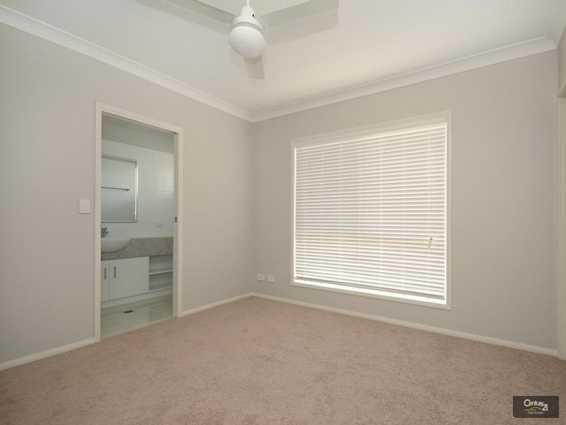 Unit 1/5 Hampton Street, Newtown QLD 4350