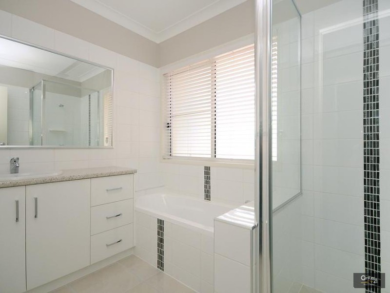 Unit 1/5 Hampton Street, Newtown QLD 4350
