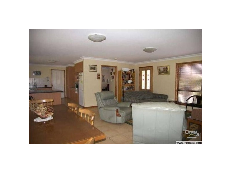 1/3 Todd Street, Kearneys Spring QLD 4350