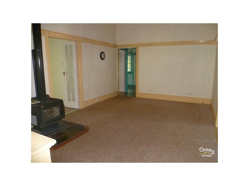 19 Swallow Court, Newtown QLD 4350