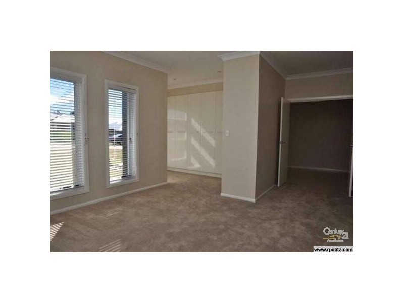 18 Pugh Street, Middle Ridge QLD 4350