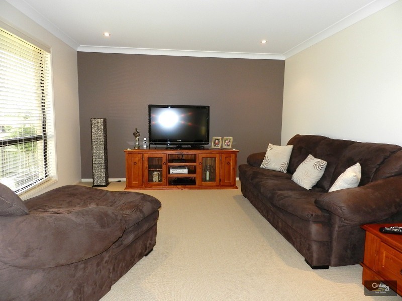 16 Newman Road, Wyreema QLD 4352