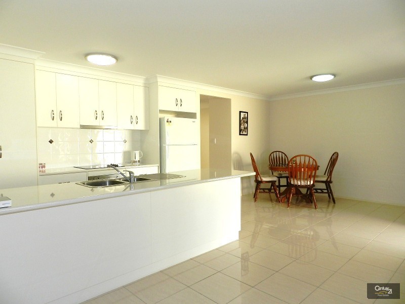 16 Newman Road, Wyreema QLD 4352