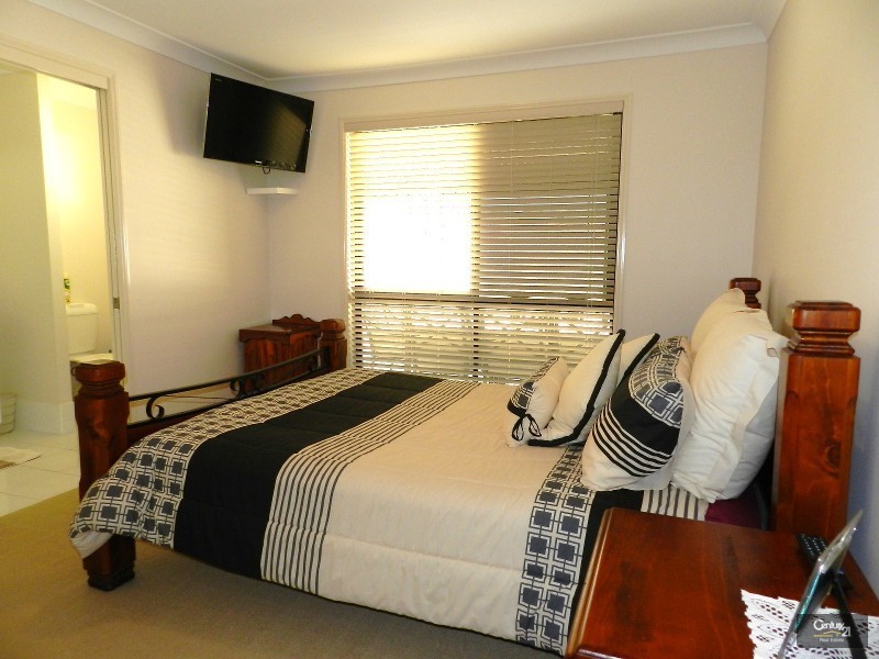 16 Newman Road, Wyreema QLD 4352