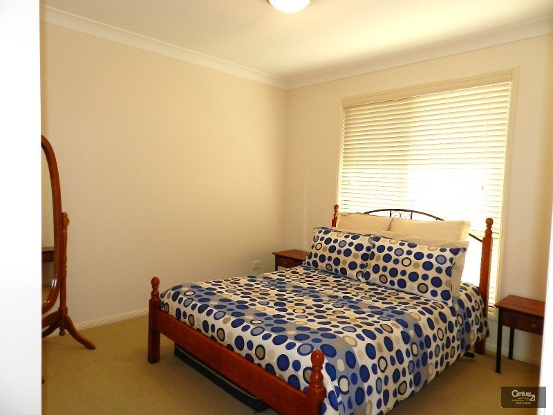 16 Newman Road, Wyreema QLD 4352