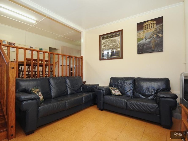 29 Rhyde Street, Mount Lofty QLD 4350