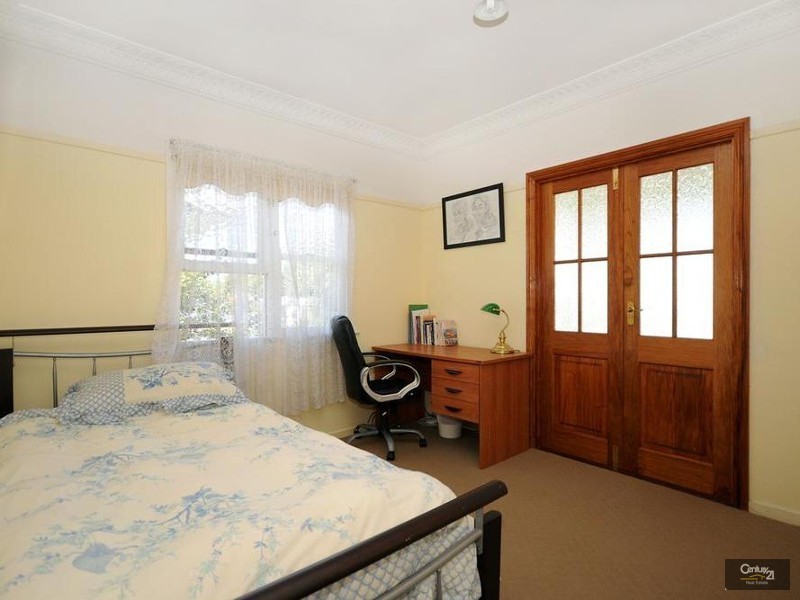 29 Rhyde Street, Mount Lofty QLD 4350