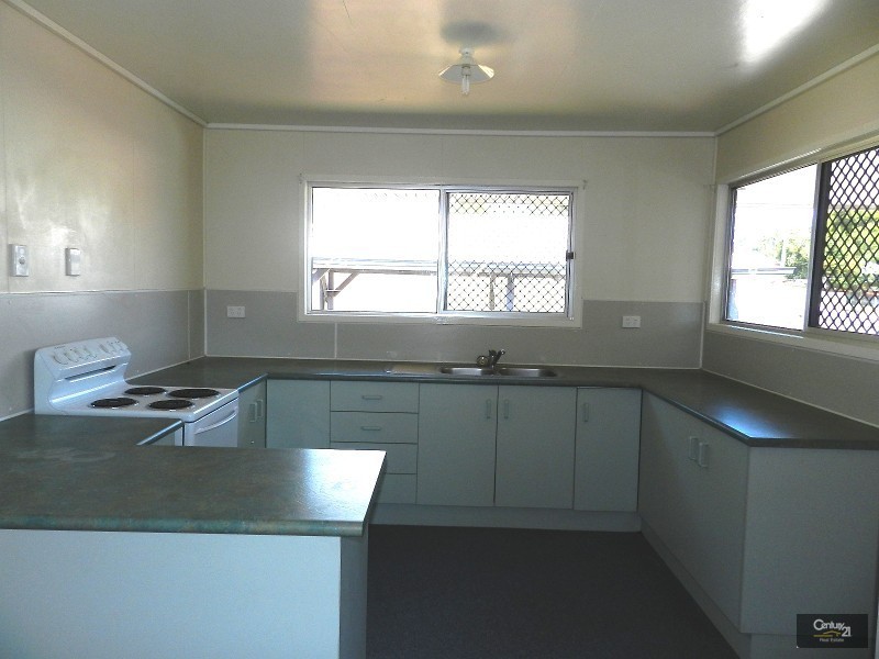 8 Kenora Court, Rockville QLD 4350