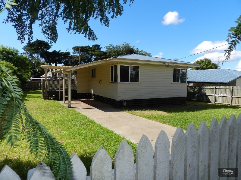 4 McMahon Crescent, Newtown QLD 4350