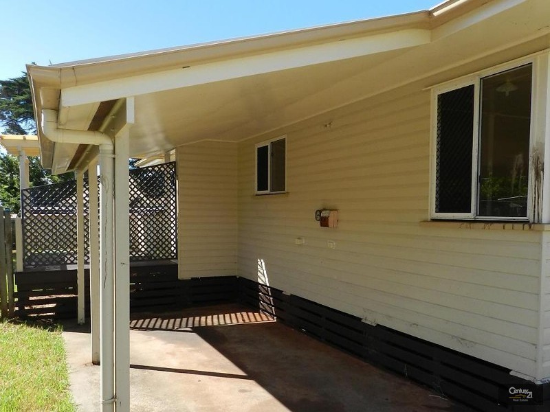 4 McMahon Crescent, Newtown QLD 4350