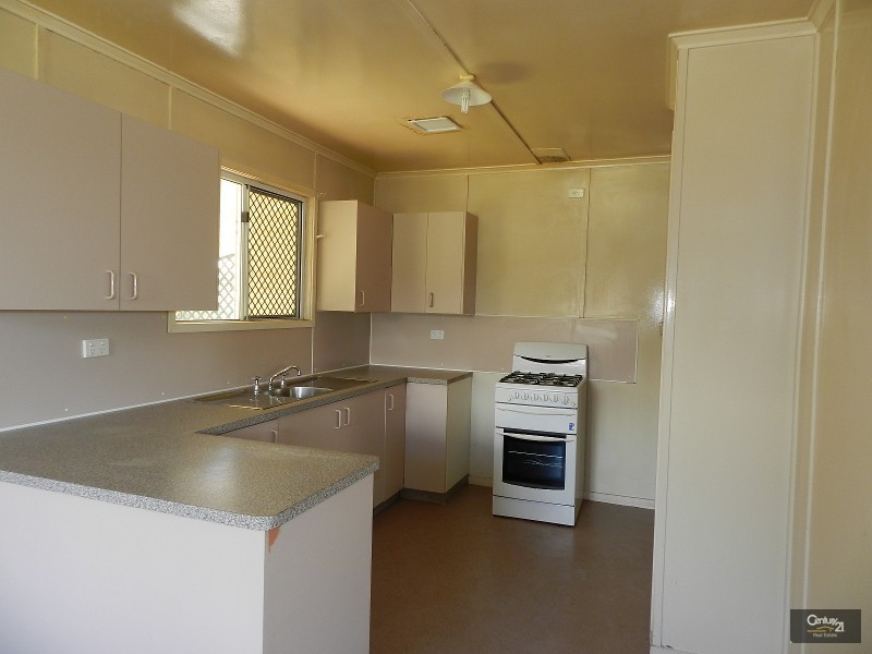 4 McMahon Crescent, Newtown QLD 4350