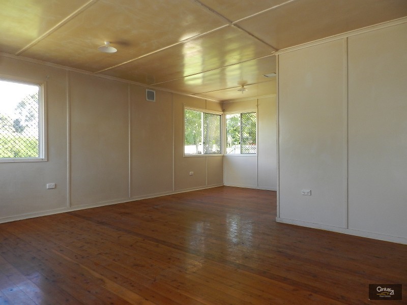 4 McMahon Crescent, Newtown QLD 4350