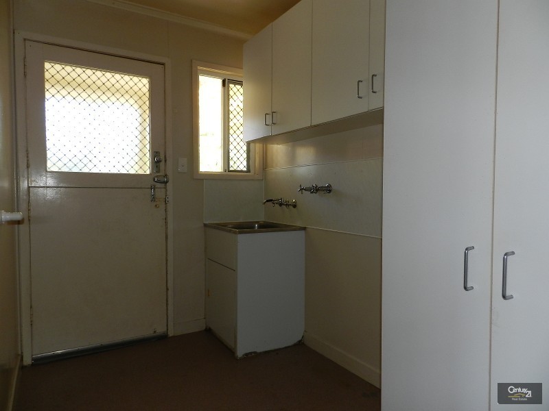 4 McMahon Crescent, Newtown QLD 4350