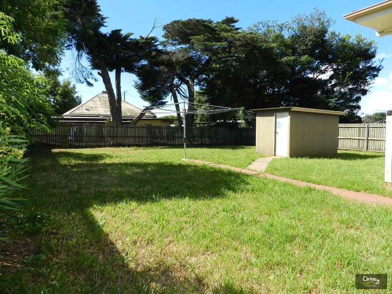 4 McMahon Crescent, Newtown QLD 4350