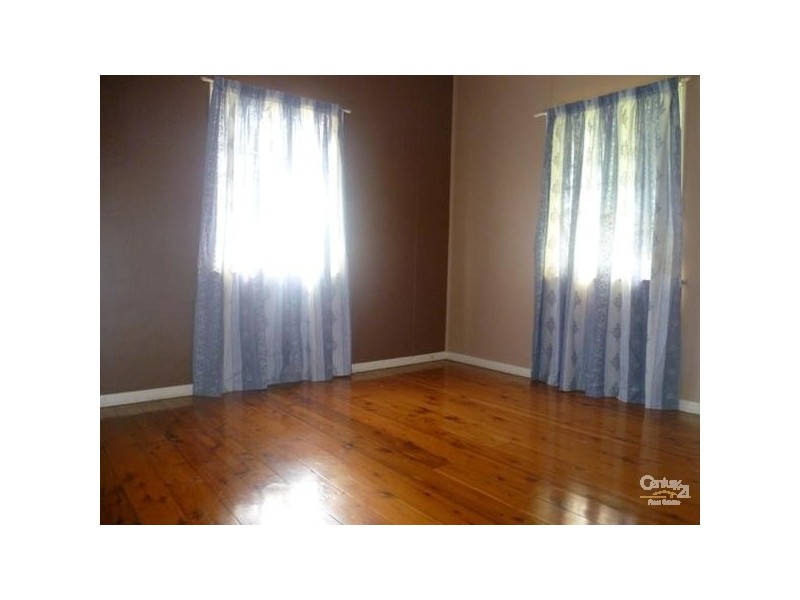 1 Fanny Street, Newtown QLD 4350