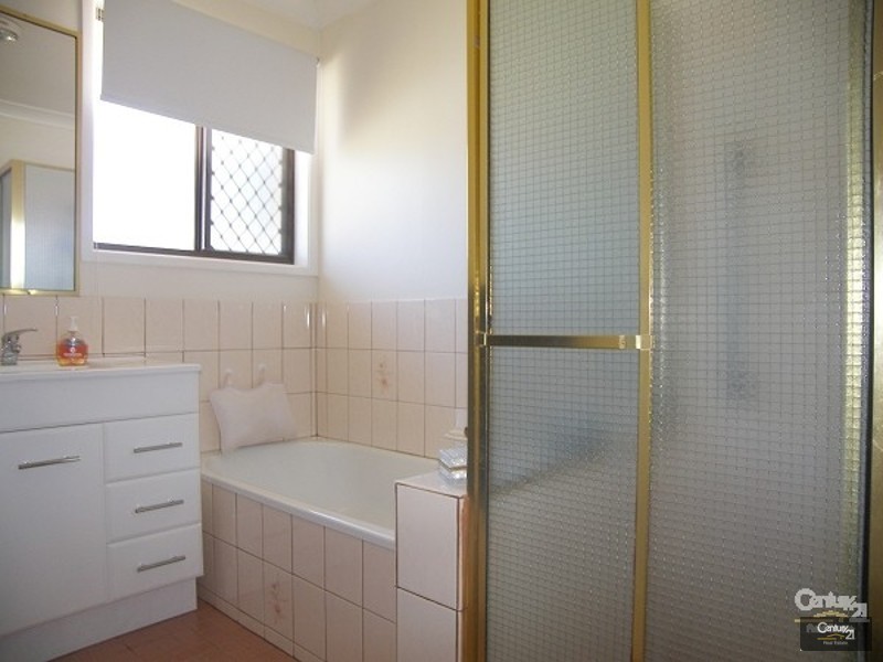 344 West Street, Kearneys Spring QLD 4350