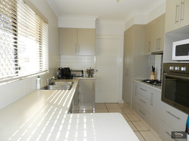 1/80 Ramsay Street, Centenary Heights QLD 4350