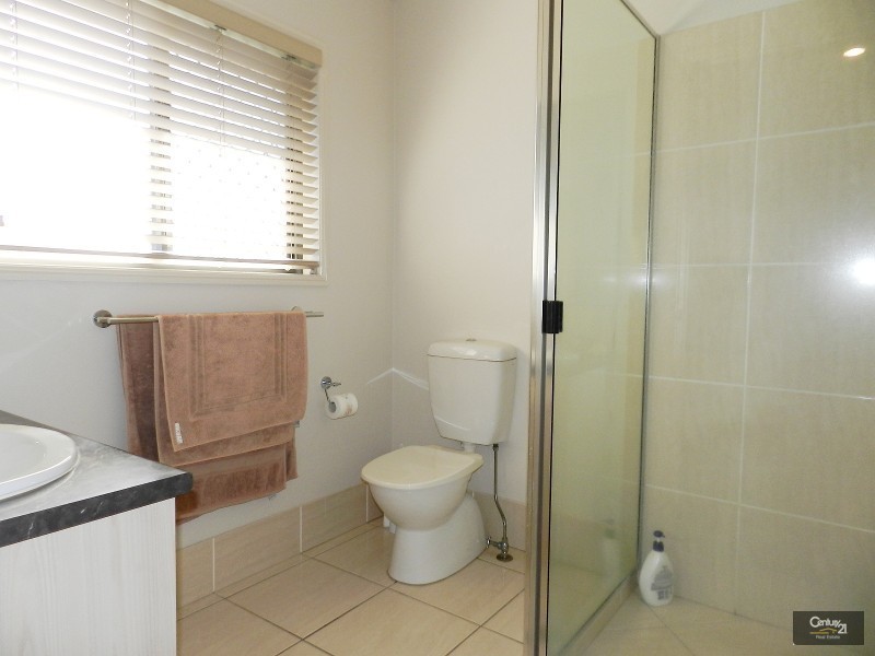 1/80 Ramsay Street, Centenary Heights QLD 4350