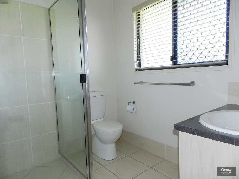 1/80 Ramsay Street, Centenary Heights QLD 4350