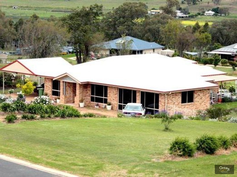 6 Panorama Crescent, Gowrie Junction QLD 4352