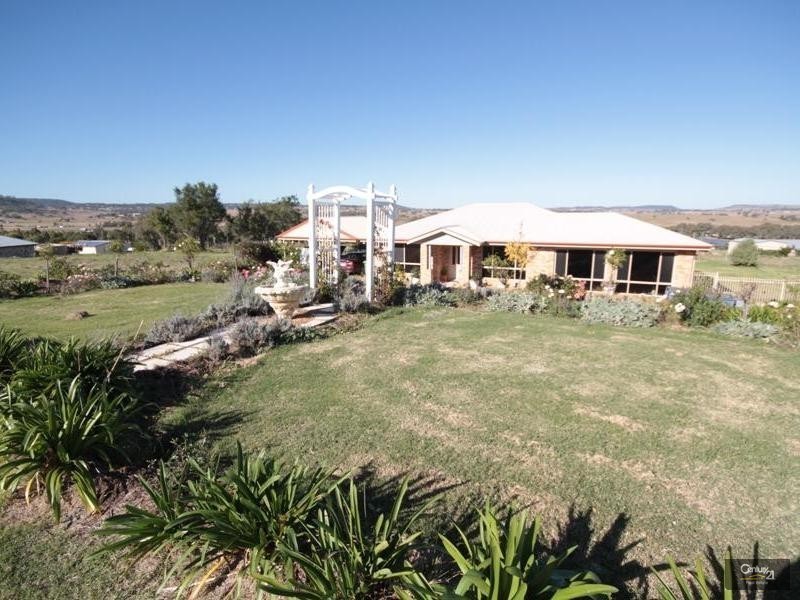 6 Panorama Crescent, Gowrie Junction QLD 4352