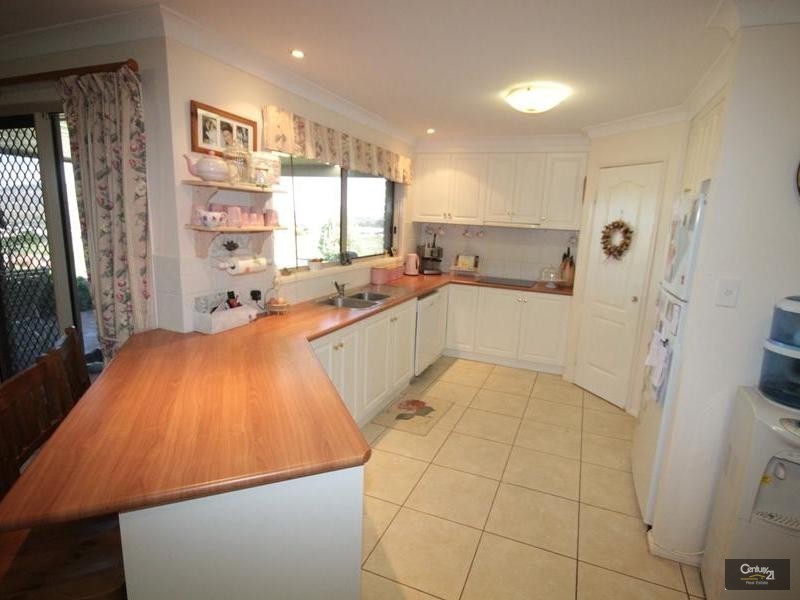 6 Panorama Crescent, Gowrie Junction QLD 4352