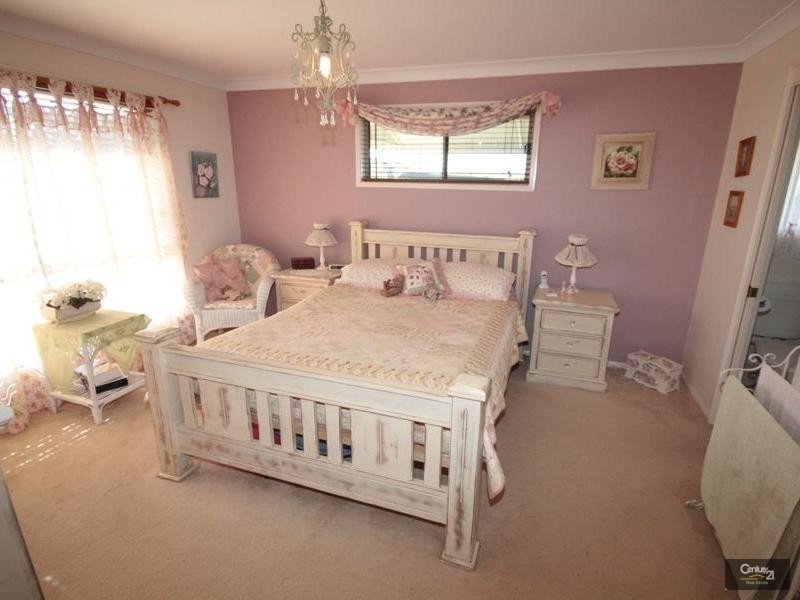 6 Panorama Crescent, Gowrie Junction QLD 4352