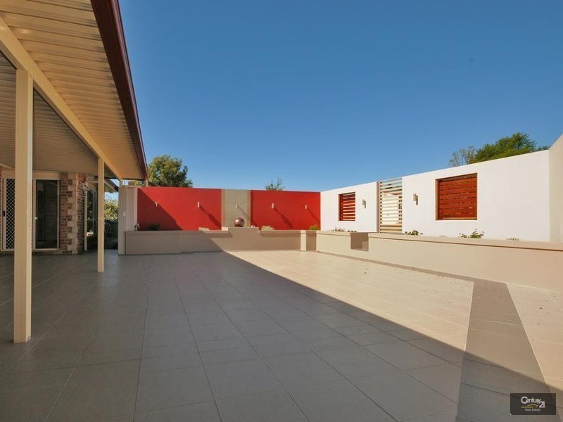 8  Morris Court, Cotswold Hills QLD 4350