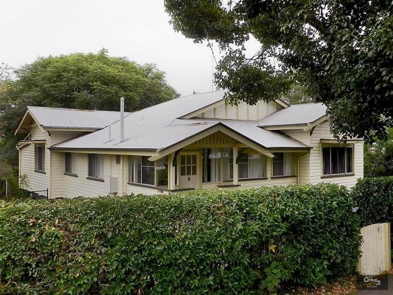84 Bridge Street, East Toowoomba QLD 4350