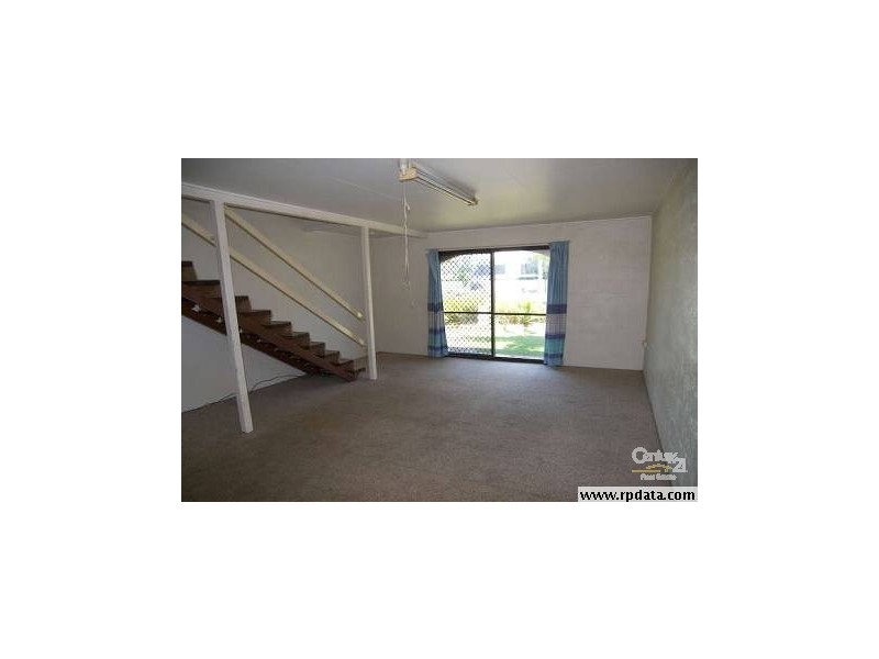 1/203 Campbell Street, Newtown QLD 4350