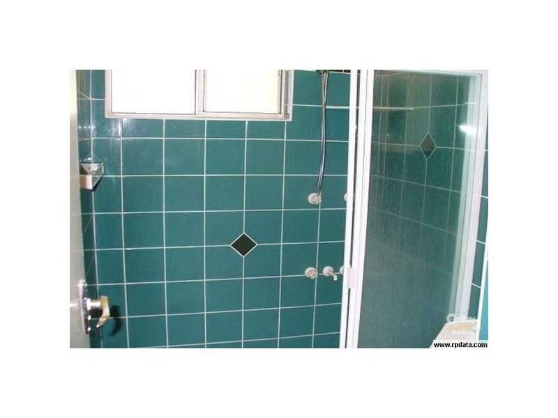 4/100a Holberton Street, Newtown QLD 4350