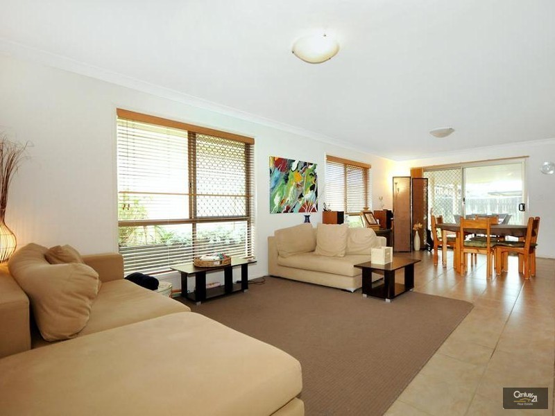 2 Cinnamon Drive, Glenvale QLD 4350