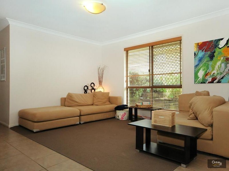 2 Cinnamon Drive, Glenvale QLD 4350