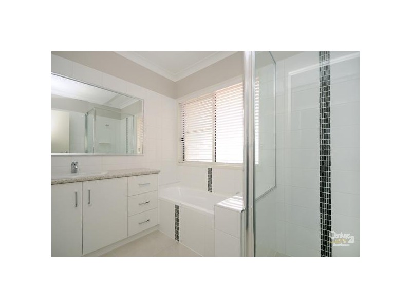 1/5 Hampton Street, Newtown QLD 4350