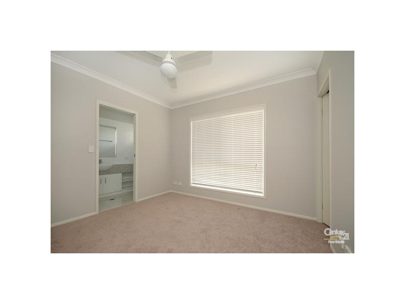 1/5 Hampton Street, Newtown QLD 4350