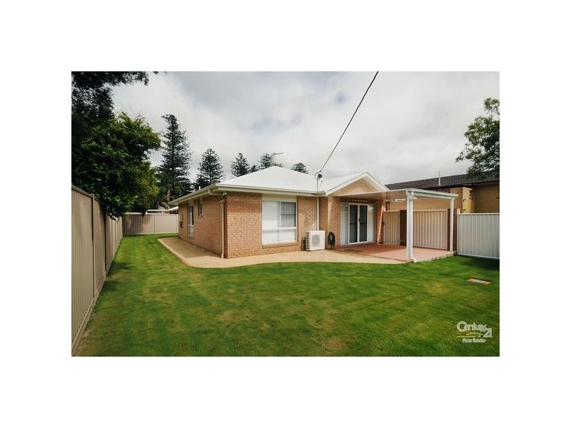 1/5 Hampton Street, Newtown QLD 4350