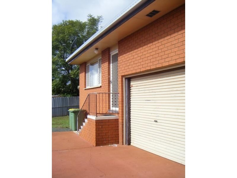 2/22 Claret Street, Wilsonton QLD 4350