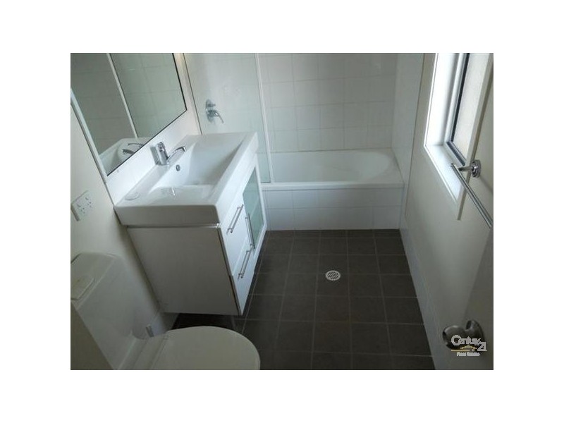 3/162 Geddes Street, Centenary Heights QLD 4350