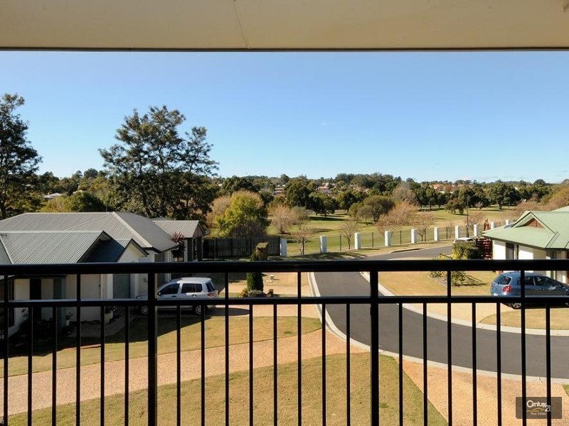 15/1 Cossart Street, Centenary Heights QLD 4350