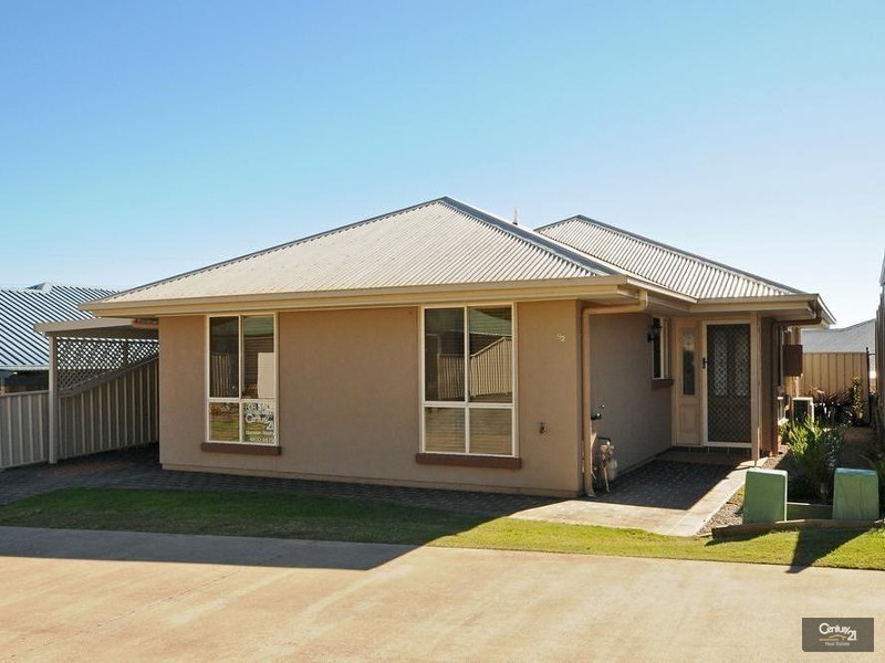 92 303 Spring Street, Kearneys Spring QLD 4350