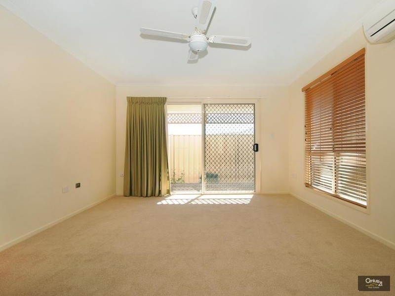 92 303 Spring Street, Kearneys Spring QLD 4350